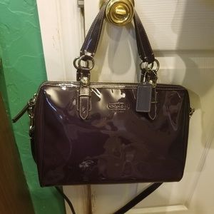 COACH HANDBAG COMES WITH STRAPES